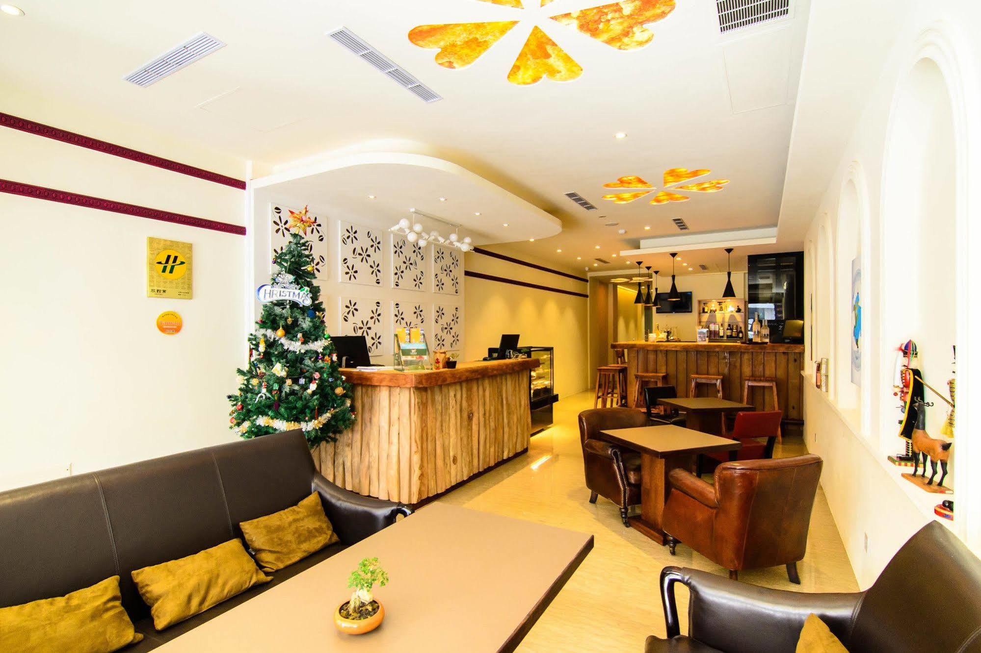 Shichi Hotel Гаосюн Экстерьер фото